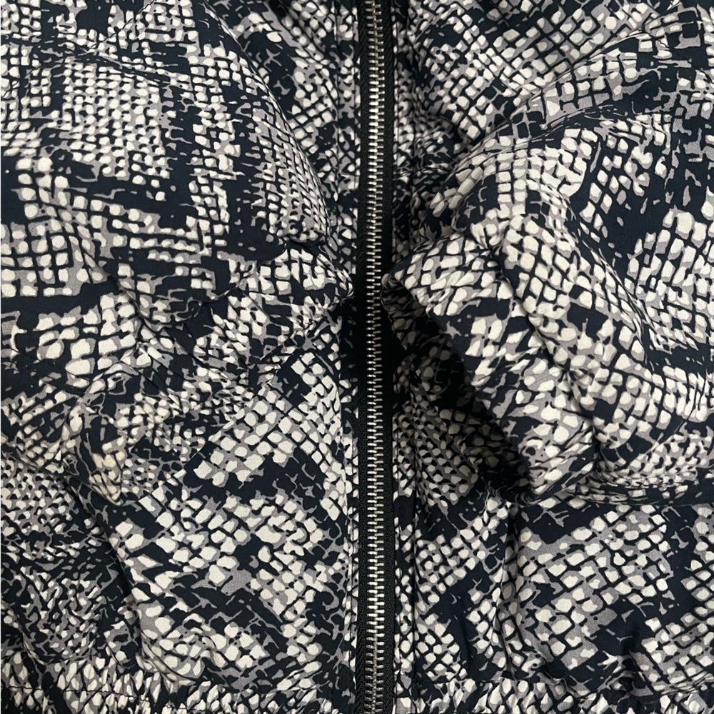 Urban Outfitters Black and White Snakeskin Print Jacket Medium - Picture 11 of 11